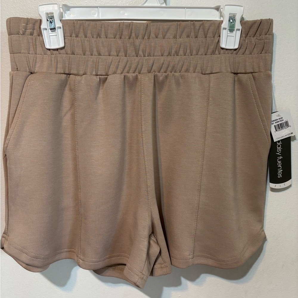 Daisy Fuentes NWT  Tan Athletic Shorts, very soft, 2 side pockets. Size Large